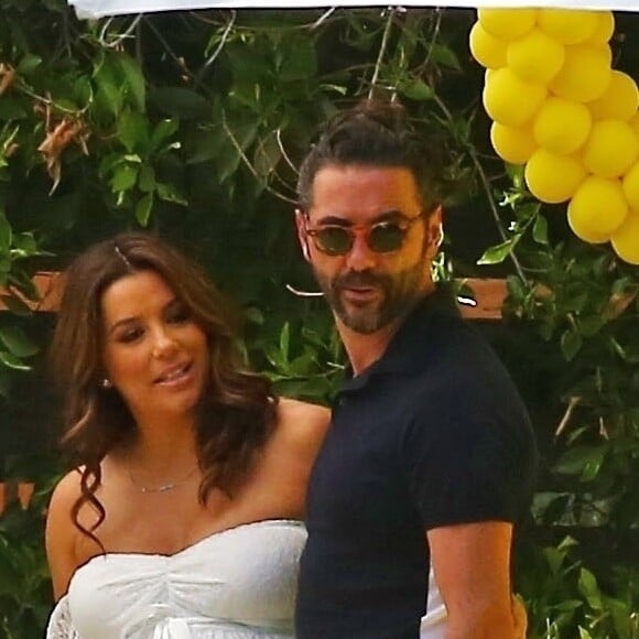 Eva Longoria, enceinte, avec son mari José Baston lors de sa baby shower à The Lombardi House à Los Angeles, le 5 mai 2018