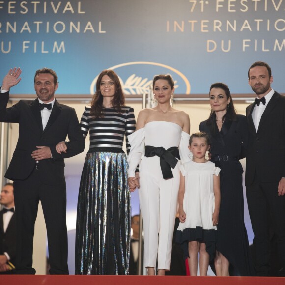 Stéphane Rideau, Amélie Daure, Marion Cotillard, Ayline Aksoy-Etaix, Vanessa Filho, Alban Lenoir - Montée des marches du film « Gueule d'Ange » lors du 71ème Festival International du Film de Cannes. Le 12 mai 2018 © Borde-Jacovides-Moreau/Bestimage