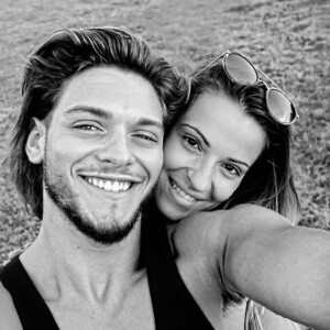 Denitsa Ikonomova partage une photo avec Rayane Bensetti pour fêter les trois ans de leur victoire dans "Danse avec les stars". Instagram, le 29 novembre 2017.