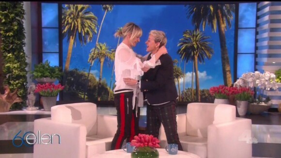 Portia de Rossi invitée de l'émission de Ellen DeGeneres "The Ellen show" à l'occasion des 60 ans de la star de la télévision. Elle lui a offert un sanctuaire pour gorilles au Rwanda. Février 2018.