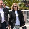 Léa Seydoux, habillée d'un pantalon Prada et chaussée de sandales Hermès, se promène sur la Croisette lors du 71ème Festival International du Film de Cannes, le 12 mai 2018.