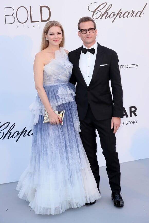Gabriel Macht et sa femme Jacinda Barrett - Photocall de la soirée "amfAR Gala Cannes 2018" à l'Eden Roc au Cap d'Antibes, le 17 mai 2018. © Jacovides/Borde/Moreau/Bestimage