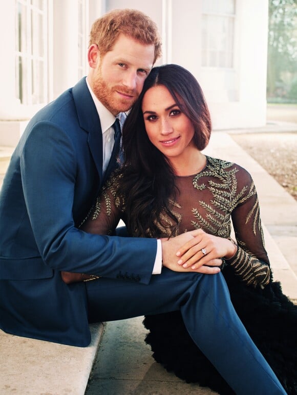 Le prince Harry et Meghan Markle - Photo officielle de leurs fiançailles signées par Alexi Lubomirski à Frogmore House, Windsor, le 21 décembre 2017.