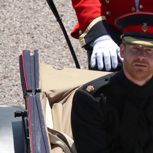 Image de la procession en landau du prince Harry et de Meghan Markle à travers Windsor le 19 mai 2018 après leur mariage en la chapelle St George.