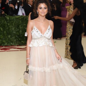 Selena Gomez - Les célébrités arrivent à l'ouverture de l'exposition Heavenly Bodies: Fashion and the Catholic Imagination à New York, le 7 mai 2018