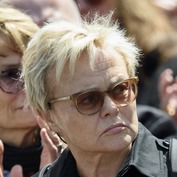 Muriel Robin - Obsèques de Maurane en l'église Notre-Dame des Grâces à Woluwe-Saint-Pierre en Belgique le 17 mai 2018.