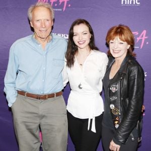 Clint Eastwood, Francesca Eastwood et Frances Fisher à Los Angeles, le 2 octobre 2017.