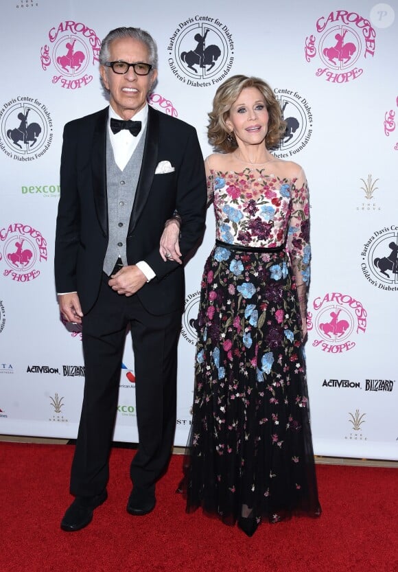 Jane Fonda et son compagnon Richard Perry à la soirée caritative "Carousel of Hope 2016" à l'hôtel Beverly Hilton à Los Angeles, le 8 octobre 2016.