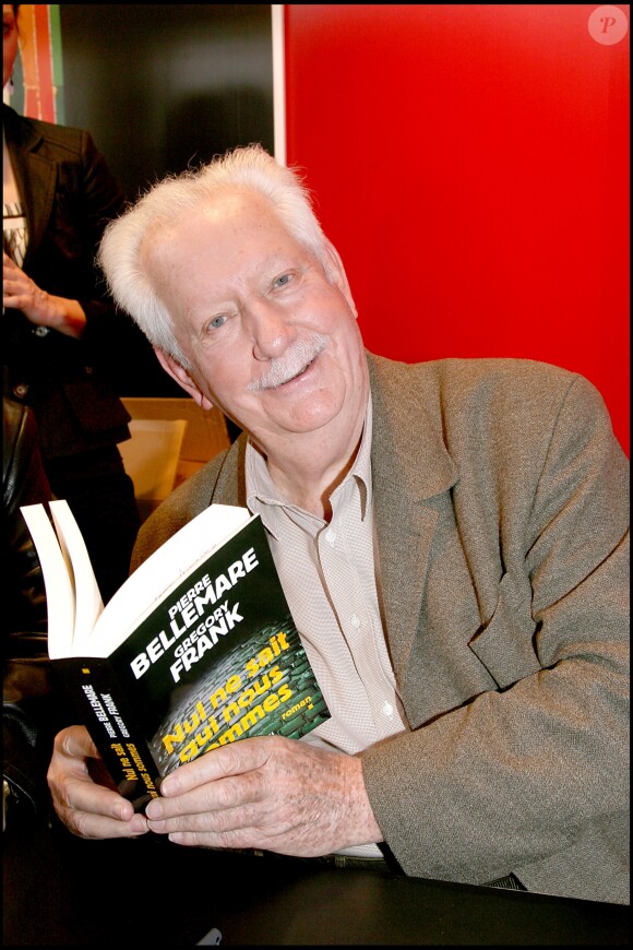 Pierre Bellemare au Salon du livre en mars 2007.