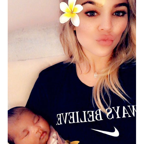 Khloé Kardashian et sa fille True. Mai 2018.