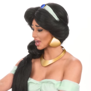 Kim Kardashian essaye de faire croire à sa fille North qu'elle est la princesse Jasmine. Mai 2018.