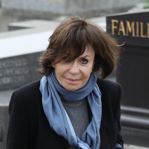 Danièle Évenou lors des obsèques de Véronique Colucci au cimetière communal de Montrouge, le 12 avril 2018.