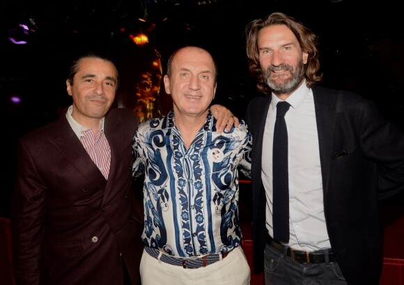 Semi-Exclusif - Vitaly Malkin entre Ariel Wizman et Frédéric Beigbeder - Lancement du livre "Illusions dangereuses" de Vitaly Malkin au Crazy Horse à Paris, le 4 juin 2018. © Rachid Bellak/Bestimage