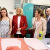 Brigitte Macron et la femme du premier ministre du Canada Sophie Grégoire-Trudeau visitent l'école secondaire publique De La Salle à Ottawa, Ontario, Canada, le 6 juin 2018. © Dominique Jacovides/Bestimage