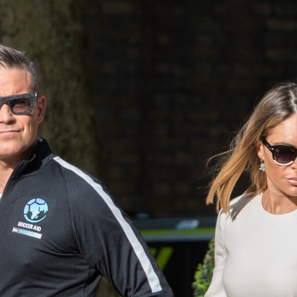 Robbie Williams - Réception au 10 Downing Street, pour parler du match caritatif Soccer Aid for Unicef, à Londres, le 6 juin 2018.