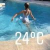 Laure Manaudou filme sa fille Manon, 8 ans, se baignant dans la piscine familiale. Instagram, le 6 juin 2018.