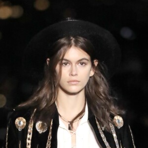 Kaia Gerber défile pour Saint Laurent (collection homme printemps-été 2019) à Liberty State Park. Jersey City, le 6 juin 2018.