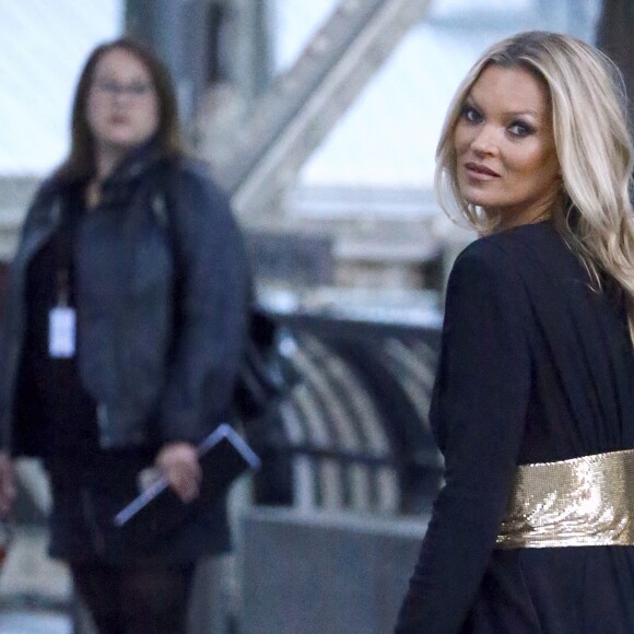 Kate Moss arrive au défilé de mode Saint Laurent à Liberty Park à Jersey City (près de New York), le 6 juin 2018.