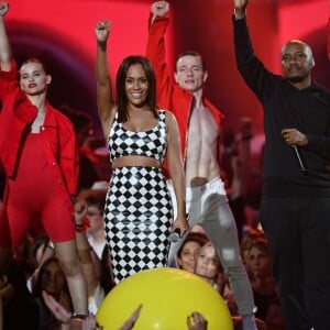 Exclusif - Amel Bent et Soprano - Enregistrement de l'émission "La chanson de l'année" dans les arènes de Nîmes, diffusée en direct sur TF1 le 8 juin © Bruno Bebert / Bestimage