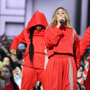 Exclusif - Vitaa - Enregistrement de l'émission "La chanson de l'année" dans les arènes de Nîmes, diffusée en direct sur TF1 le 8 juin © Bruno Bebert / Bestimage