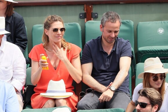 Judith El Zein et son compagnon - People dans les tribunes des Internationaux de France de Tennis de Roland Garros à Paris. Le 9 juin 2018 © Cyril Moreau / Bestimage