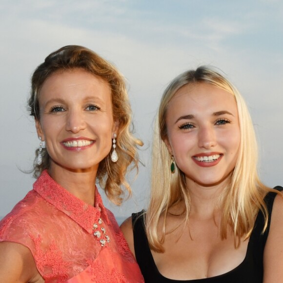 Exclusif - Alexandra Lamy et sa fille Chloé Jouannet - 6ème gala annuel de l'unité d'Antibes Juan les Pins, Vallauris, Golfe Juan, de la Croix Rouge française dans le cadre du prestigieux hôtel Eden Roc au Cap d'Antibes, le 2 juin 2018. © Bruno Bebert/Bestimage
