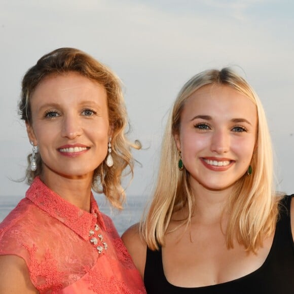 Exclusif - Alexandra Lamy et sa fille Chloé Jouannet - 6ème gala annuel de l'unité d'Antibes Juan les Pins, Vallauris, Golfe Juan, de la Croix Rouge française dans le cadre du prestigieux hôtel Eden Roc au Cap d'Antibes, le 2 juin 2018. © Bruno Bebert/Bestimage