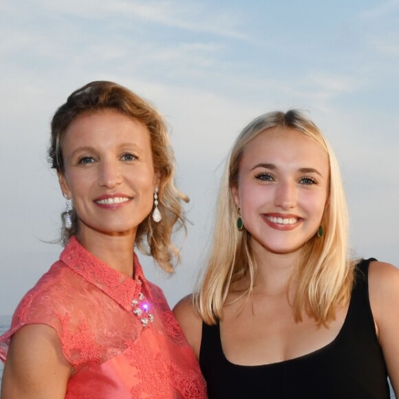 Exclusif - Alexandra Lamy et sa fille Chloé Jouannet - 6ème gala annuel de l'unité d'Antibes Juan les Pins, Vallauris, Golfe Juan, de la Croix Rouge française dans le cadre du prestigieux hôtel Eden Roc au Cap d'Antibes, le 2 juin 2018. © Bruno Bebert/Bestimage