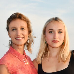 Exclusif - Alexandra Lamy et sa fille Chloé Jouannet - 6ème gala annuel de l'unité d'Antibes Juan les Pins, Vallauris, Golfe Juan, de la Croix Rouge française dans le cadre du prestigieux hôtel Eden Roc au Cap d'Antibes, le 2 juin 2018. © Bruno Bebert/Bestimage