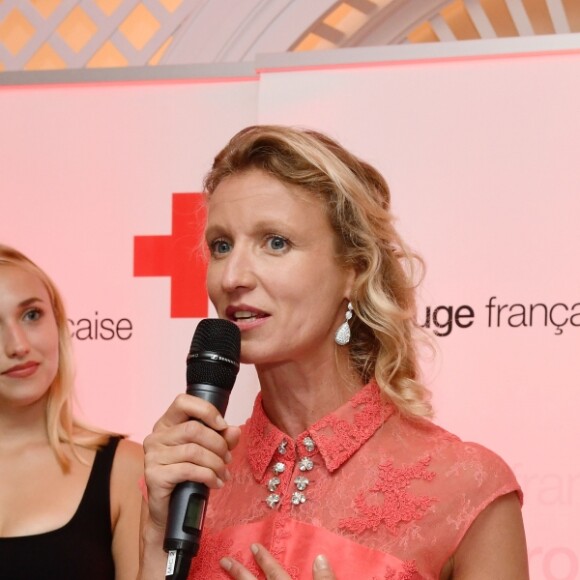 Exclusif - Alain Bernard, Chloé Jouannet (la fille d'A. Lamy) Alexandra Lamy et Marika Roman (la présidente de l'unité locale de la Croix Rouge) - 6ème gala annuel de l'unité d'Antibes Juan les Pins, Vallauris, Golfe Juan, de la Croix Rouge française dans le cadre du prestigieux hôtel Eden Roc au Cap d'Antibes, le 2 juin 2018. Bruno Bebert/Bestimage