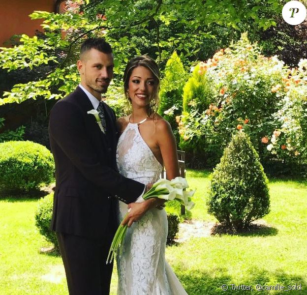 Camille Sold (Koh Lanta 2012) annonce son mariage avec le footballeur Morgan Schneiderlin (qui a eu lieu le 8 juin 2017) sur son compte Twitter le 12 juin 2017.