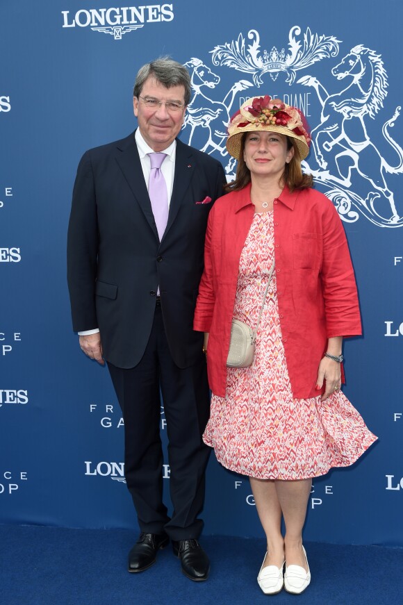 Xavier Darcos et sa femme Laure - 169ème Prix de Diane Longines sur l'hippodrome de Chantilly, France, le 17 juin 2018. © Giancarlo Gorassini/Bestimage