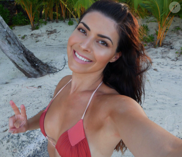 Candice Pascal très sensuelle, se dévoile sur Instagram.
