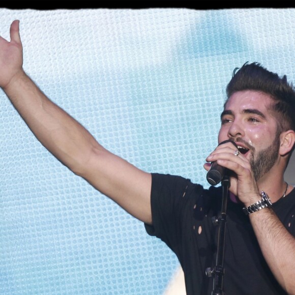 Exclusif - Kendji Girac lors de son dernier concert de sa tournée "Ensemble" à AccorHotels Arena (POPB Bercy) à Paris. Le 10 mars 2017 © Alain Guizard / Bestimage