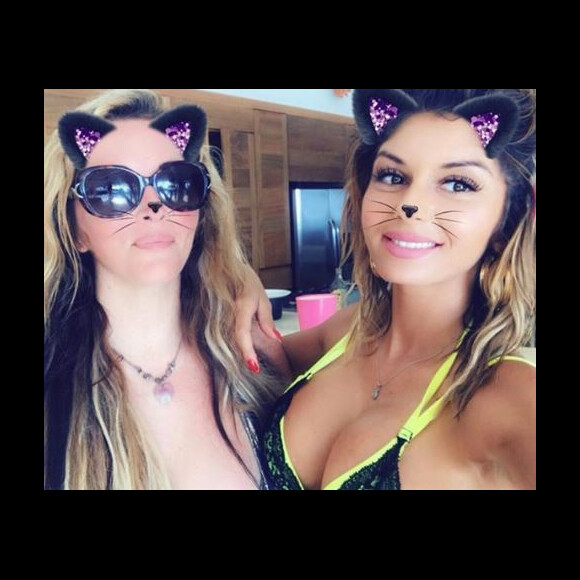 Loana et Sarah Lopez sur le tournage de "La Villa des coeurs brisés 4" - Instagram, juin 2018