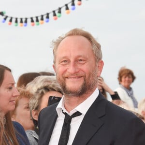 Benoît Poelvoorde - Photocall sur le tapis rouge du festival du film de Cabourg le 16 juin 2018. © Coadic Guirec / Bestimage