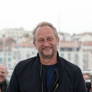 Benoît Poelvoorde lors du photocall du film "Le grand bain" au 71ème Festival International du Film de Cannes, le 13 mai 2018. © Borde / Jacovides / Moreau / Bestimage