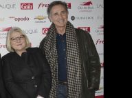 Josiane Balasko : Pole-dance et look improbable pour retrouver Thierry Lhermitte