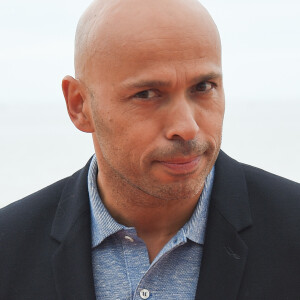 Eric Judor sur la plage lors du festival du film de Cabourg le 16 juin 2018. © Coadic Guirec / Bestimage