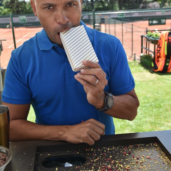 Exclusif - Eric Judor au bar Magnum lors des Internationaux de France de Tennis de Roland Garros à Paris, le 7 juin 2018. © Veeren/Bestimage