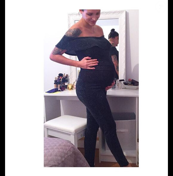 Julia Paredes enceinte et radieuse, Instagram, 2017