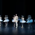 Germain Louvet est nommé étoile, le 28 décembre 2016, sous les yeux d'Aurélie Dupont, directrice du ballet, et Stéphane Lissner, directeur de l'Opéra national de Paris) © Opéra de Paris / Collection personnelle via Bestimage