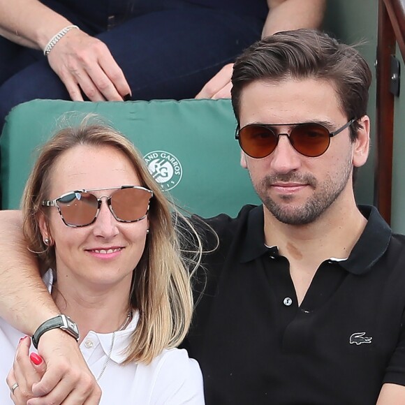 Audrey Lamy et son compagnon Thomas Sabatier dans les tribunes des internationaux de Roland Garros - jour 5 - à Paris, France, le 31 mai 2018. © Cyril Moreau - Dominique Jacovides/Bestimage