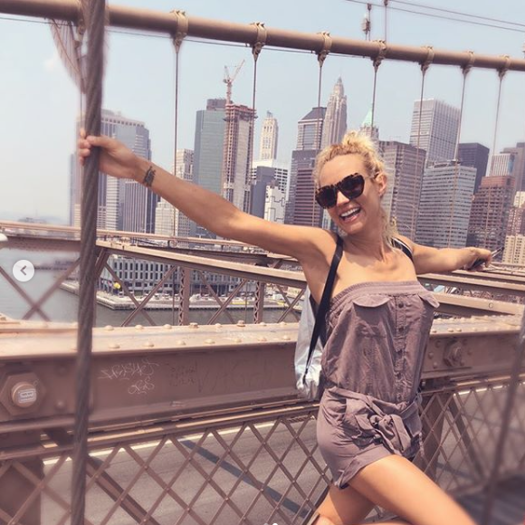 Elodie Gossuin à New York pour fêter ses 12 ans de mariage avec Bertrand Lacherie, juillet 2018.