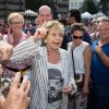 Semi-exclusif - Bruxelles rend hommage à Annie Cordy, acclamée comme une rock star, par les bruxellois. Un hommage pour ses 90 ans, une fresque à son effigie et l'inauguration d'un parc à son nom, dans la commune de Laeken où la chanteuse et comédienne a grandi. Annie Cordy a notamment retrouvé 3 copines de classe. Belgique, Bruxelles, 8 juillet 2018. ALAIN ROLLAND/ IMAGEBUZZ/ BESTIMAGE
