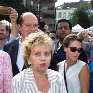 Semi-exclusif - Bruxelles rend hommage à Annie Cordy, acclamée comme une rock star, par les bruxellois. Un hommage pour ses 90 ans, une fresque à son effigie et l'inauguration d'un parc à son nom, dans la commune de Laeken où la chanteuse et comédienne a grandi. Annie Cordy a notamment retrouvé 3 copines de classe. Belgique, Bruxelles, 8 juillet 2018. ALAIN ROLLAND/ IMAGEBUZZ/ BESTIMAGE