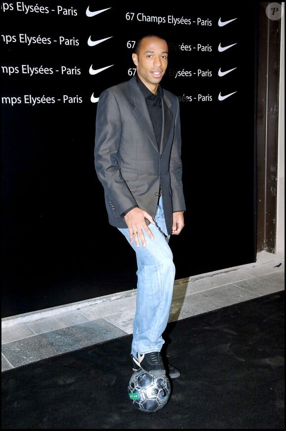 Thierry Henry - Soirée d'inauguration du magasin Nike sur les Champs-Elysées, Paris, le 12 décembre 2005.