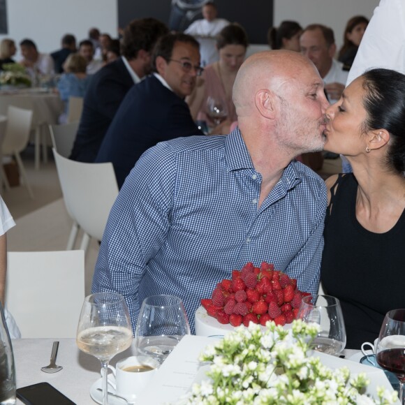 Exclusif - Le chef Frédéric Vardon a fait un dessert spécial pour célébrer l'anniversaire de mariage de Franck Leboeuf et sa femme Chrislaure qui se sont unis en juillet 2013. Longines Paris Eiffel Jumping au Champ de Mars à Paris le 6 juillet 2018. © Borde / Veeren / Bestimage