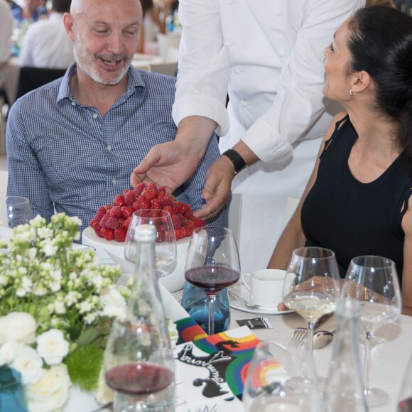 Exclusif - Le chef Frédéric Vardon a fait un dessert spécial pour célébrer l'anniversaire de mariage de Franck Leboeuf et sa femme Chrislaure qui se sont unis en juillet 2013. Longines Paris Eiffel Jumping au Champ de Mars à Paris le 6 juillet 2018. © Borde / Veeren / Bestimage