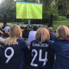 Brigitte Macron regardant la demi-finale de la Coupe du monde opposant la France à la Belgique (1-0) dans les jardins de l'Elysée le 10 juillet 2018
